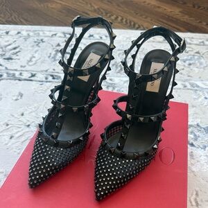 Valentino Garavani Rockstud T-Strap Pointed Toe Pump Crystal black diamond 100